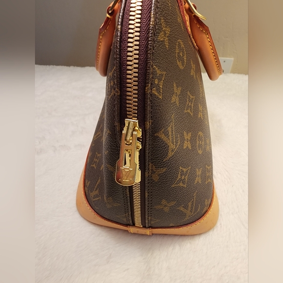 ❌️SOLD❌️ Louis Vuitton Monogram Alma PM Comes with strap - Picture 5 of 12
